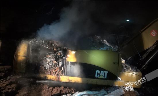 工地安全事故防不勝防 挖掘機(jī)居然也能起火